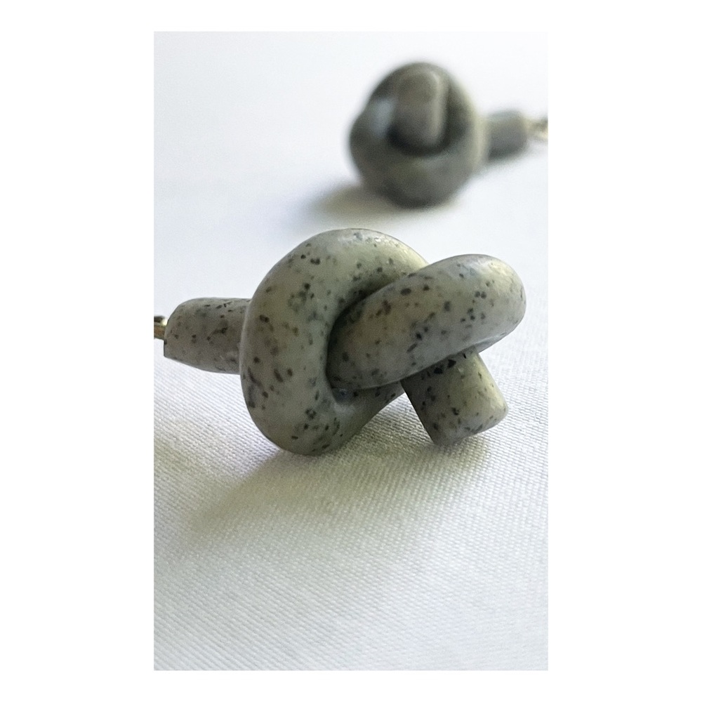 HANDMADE | KNOT EARRINGS - Picture 7 of 7